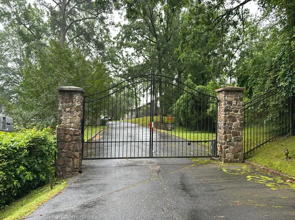 250 Grand Isle Dr APT 2B, Hot Springs National Park, AR 71913
