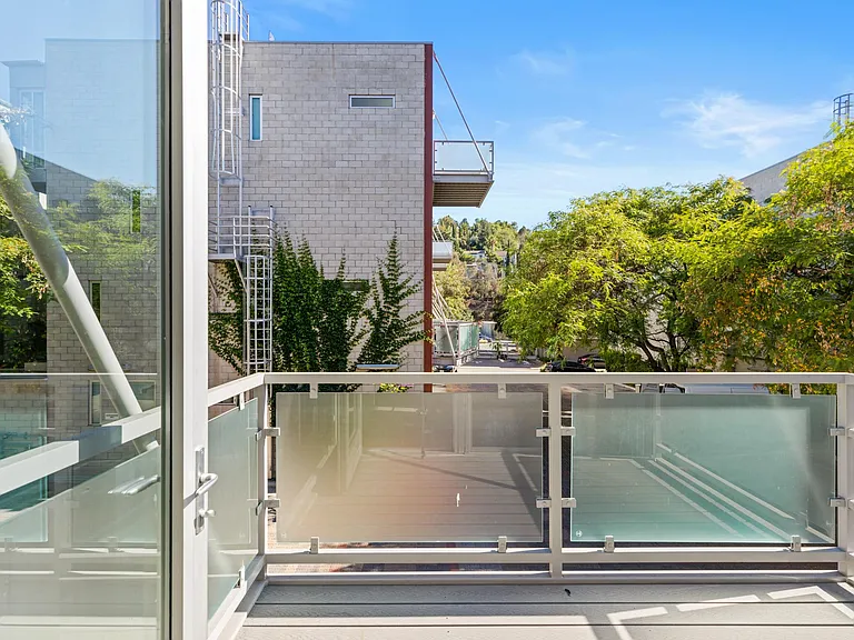 3450 Cahuenga Blvd W #801 — Photo 18