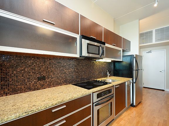 5th image of 660 W Wayman St Unit 602