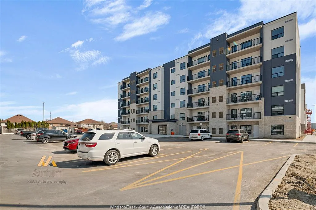 2 bed, 2.0 bath, 1095 sqft, $2,500 — Photo 2