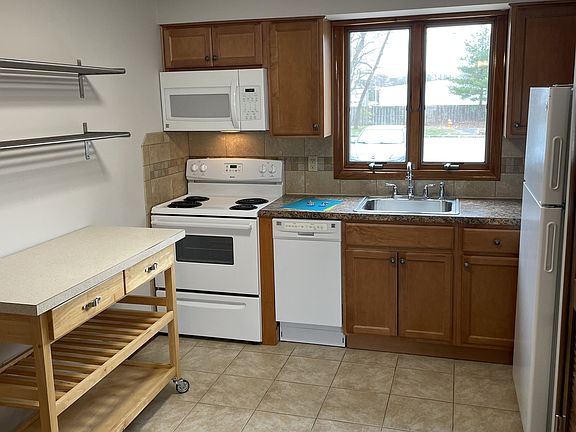 Kitchen [Actual unit may vary]