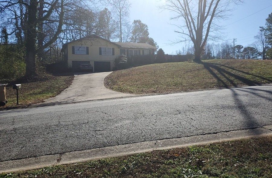 1st image of 102 Creek Hollow Dr