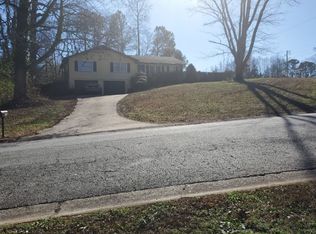 102 Creek Hollow Dr, Woodstock, GA 30188