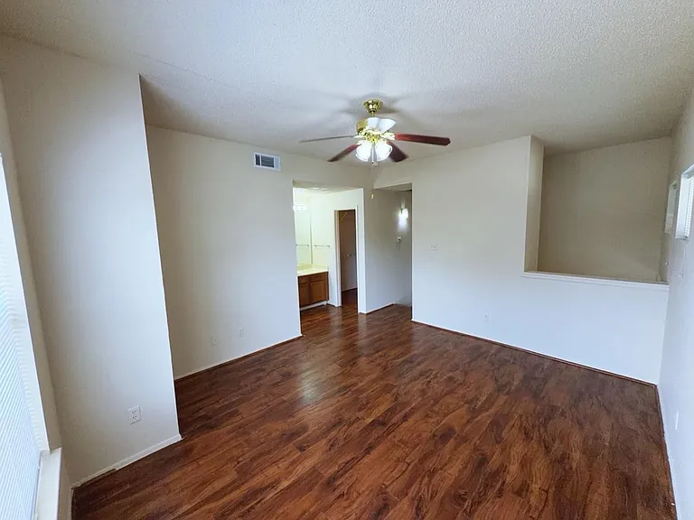 7900 Bissonnet St #D1 — Photo 13
