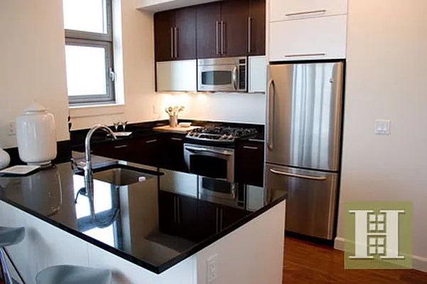 Rented by Halstead Real Estate | media 4