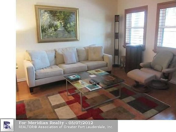 5th image of 615 NE 12th Ave APT 205