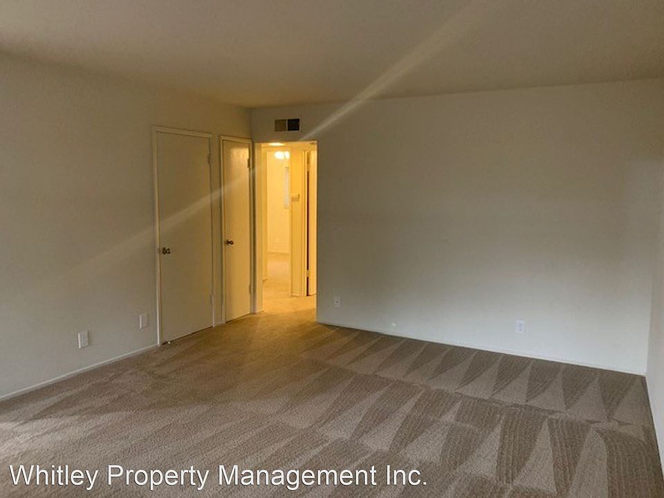 1st image of 416 Waverley St APT 2