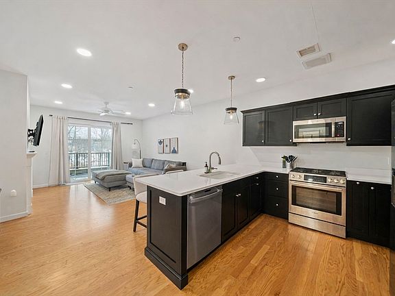 3rd image of 200 Revere St Unit 4104