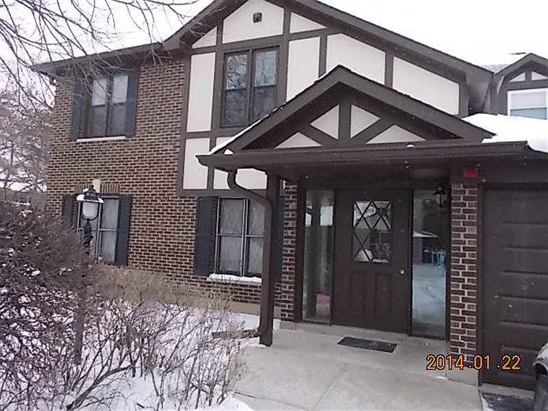 1st image of 190 Grove Ave Unit D
