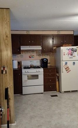 5th image of 23796 Birch Ln