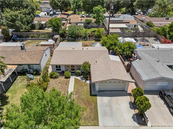 19058 Stillmore St, Santa Clarita, CA 91351