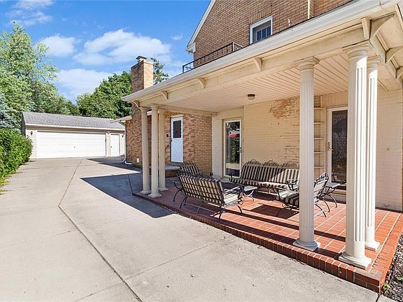 3rd image of 1169 Colvin Blvd