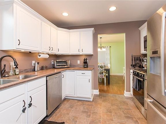 5th image of 829 Daigler Dr