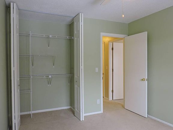 5th image of 2768 Upland Ln N
