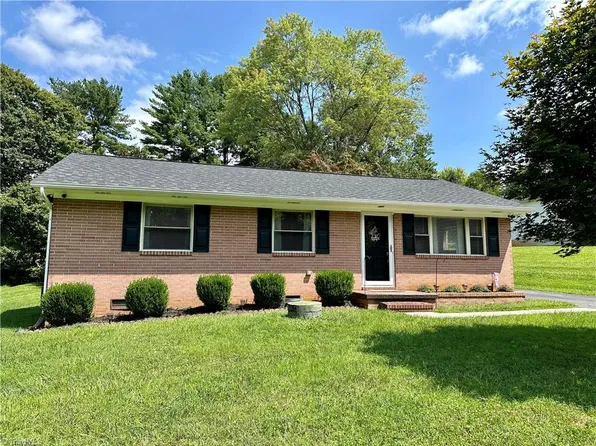 162 Chatham Rd, Mount Airy, NC 27030