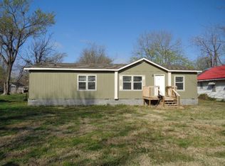 308 S Cedar St, Commerce, OK 74339
