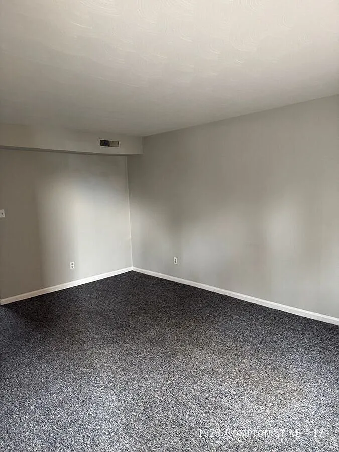1523 Compton St NE — Photo 1