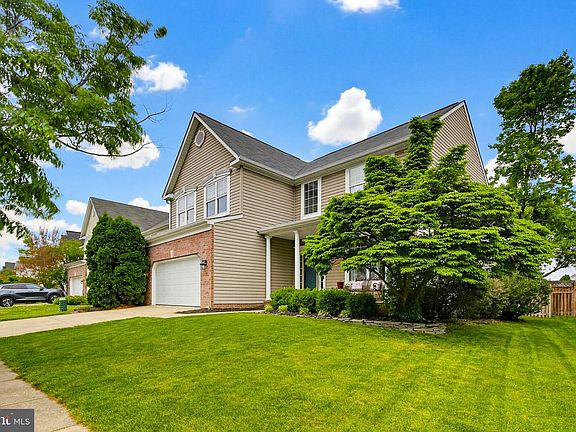 3rd image of 1023 Wheatfield Dr