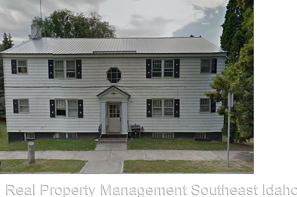 1st image of 420 Walnut St APT 3