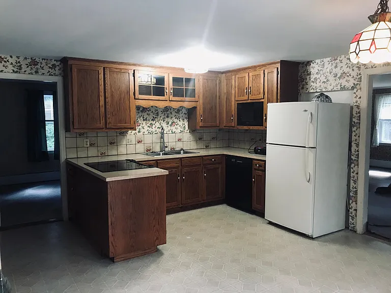 100 Winn Rd — Photo 5