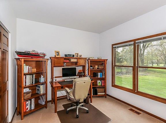 5th image of 1020 Granville Ave