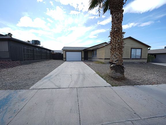 3rd image of 6741 Soldela Dr