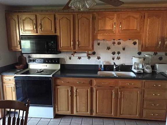 5th image of 1372 Denton St