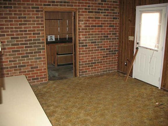 5th image of 651 Honey Ln