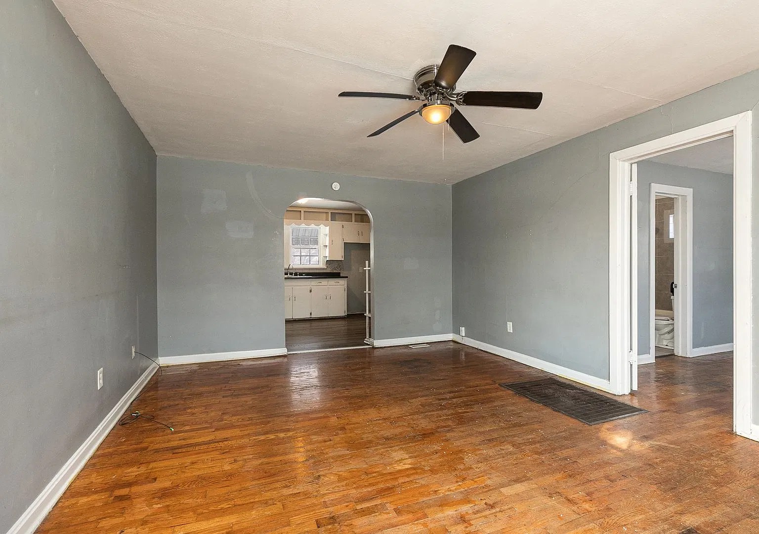 2 bed/1 bath, 850 sqft home! 917 N Grant Ave in Springfield MO. — Photo 4