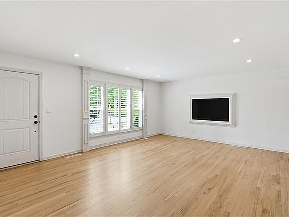 4th image of 4929 N Cleveland Ave