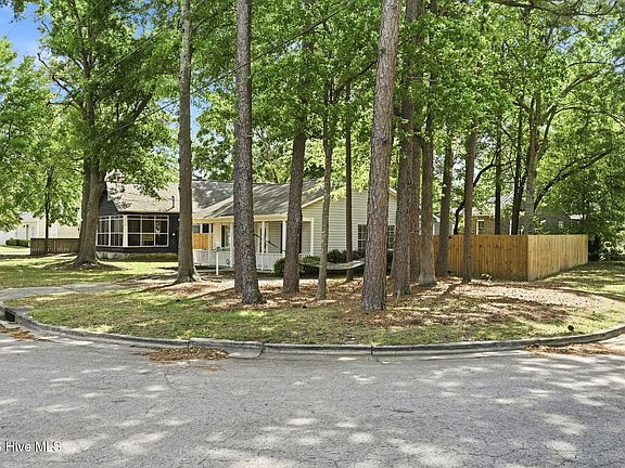 3rd image of 106 New Bern Street