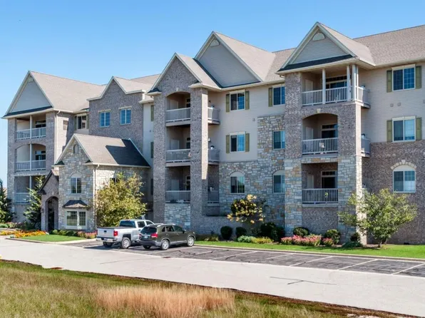 173 N Lapham St Unit 104, Oconomowoc, WI 53066