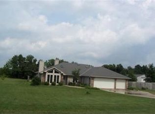 1725 Cedar Ridge Rd, Parsons, KS 67357