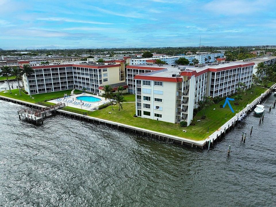 1st image of 105 Paradise Harbour Boulevard #108