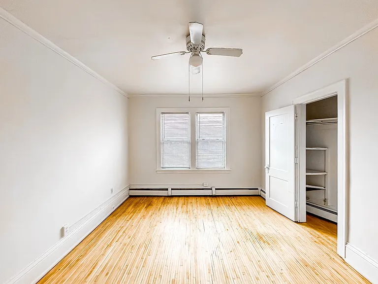 2121 Hennepin Ave S — Photo 27