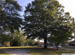 1114 9th St SE, Decatur, AL 35601