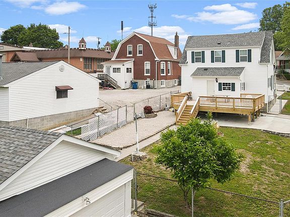 2nd image of 9455 Gentry Ave