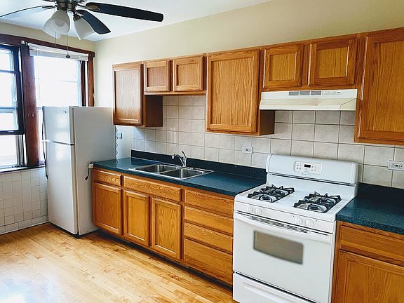 2nd image of 4750 N Lotus Ave #2W