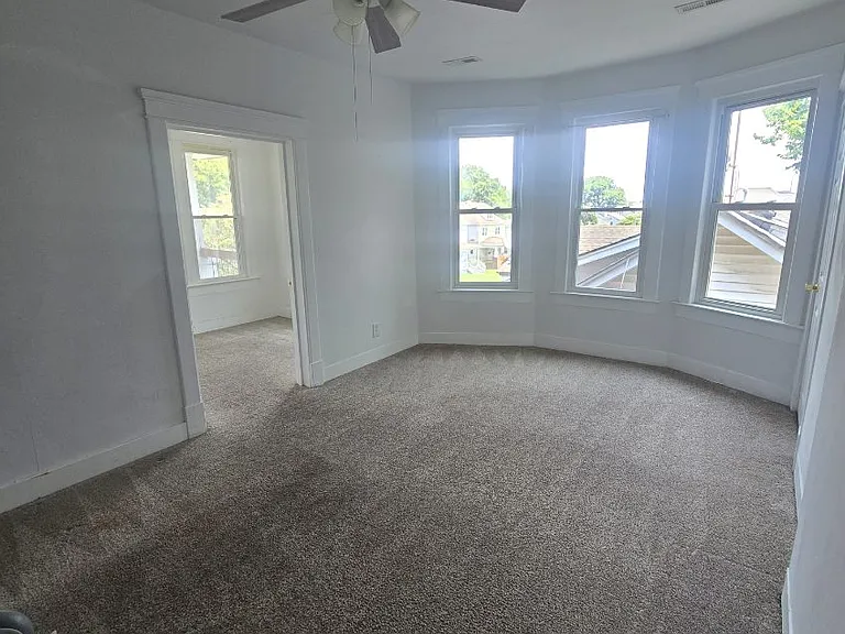 131 Hough Ave #5 — Photo 2