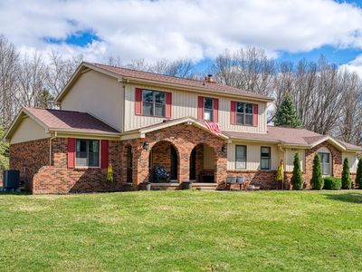 6300 Victoria Ct, Fenton, MI, 48430