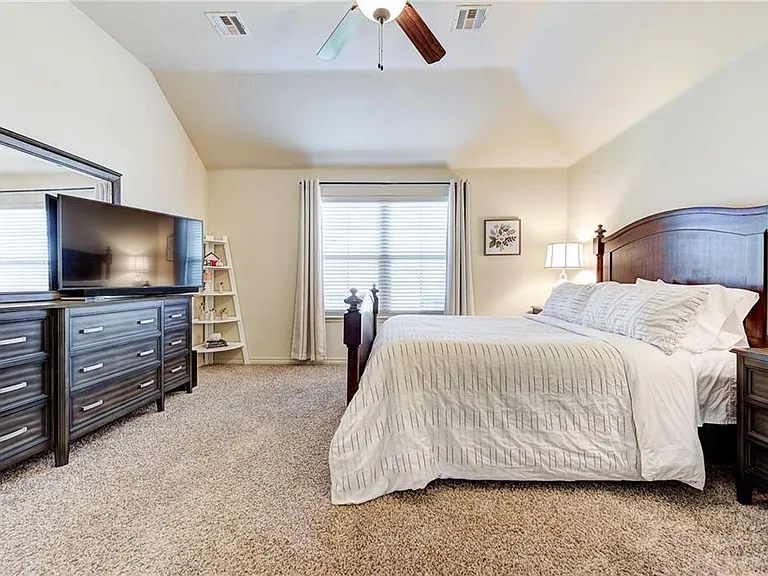3009 Elmo Way — Photo 27