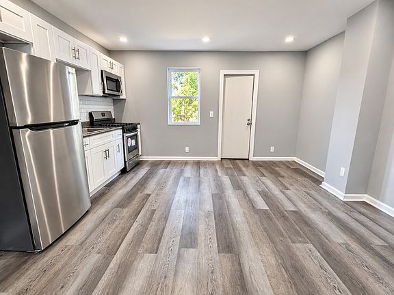 5th image of 2537 S Carroll St