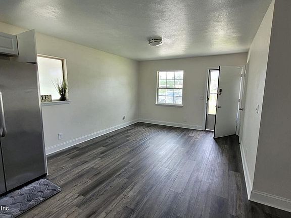 3rd image of 5538 SANTA MONICA Boulevard S