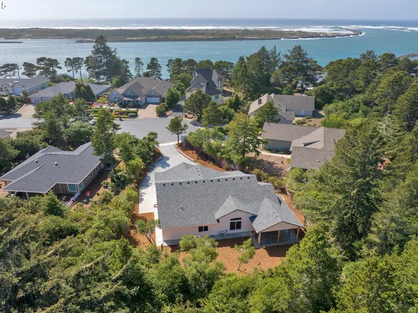 133 Shoreline Dr, Florence, OR 97439