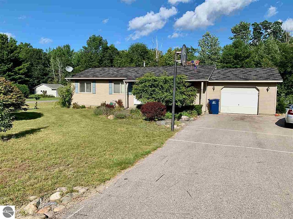 1st image of 3072 English Woods Dr