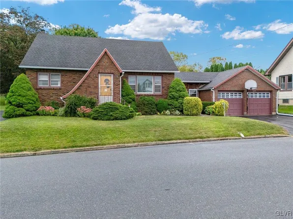 4213 Roosevelt St, Whitehall, PA 18052