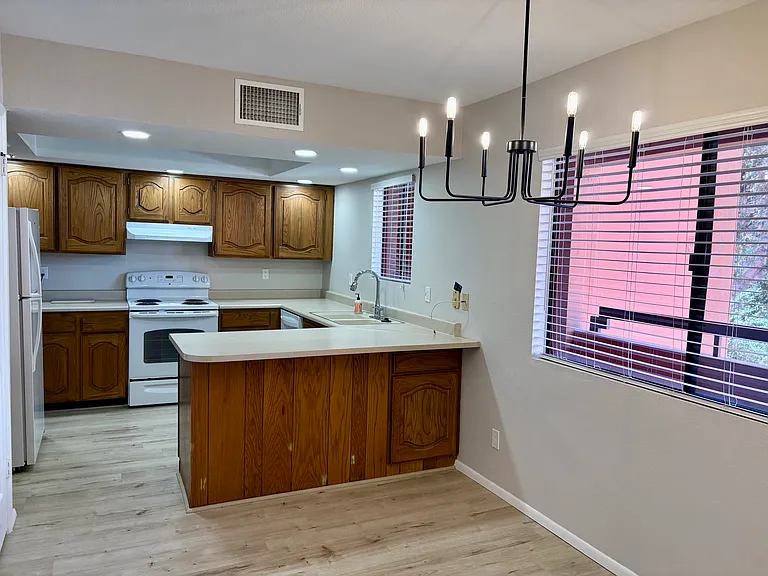 12222 N Paradise Village Pkwy S #213A — Photo 2