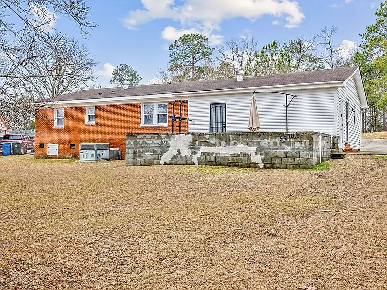 6132 Dandy Loop Rd — Photo 5