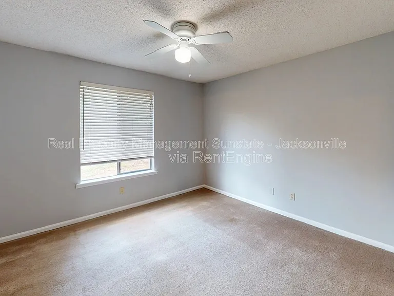 11256 Windtree Dr E — Photo 14