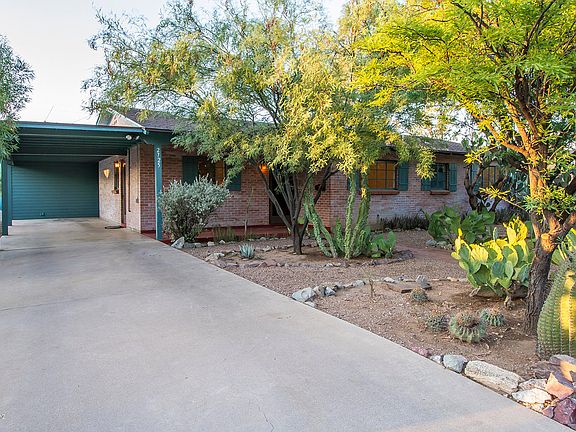 3rd image of 2725 E Arroyo Chico